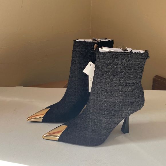 COPY - COPY - Zara, High Heels Angle Boot With Metal toe Size 39 USA 8 - Picture 1 of 5